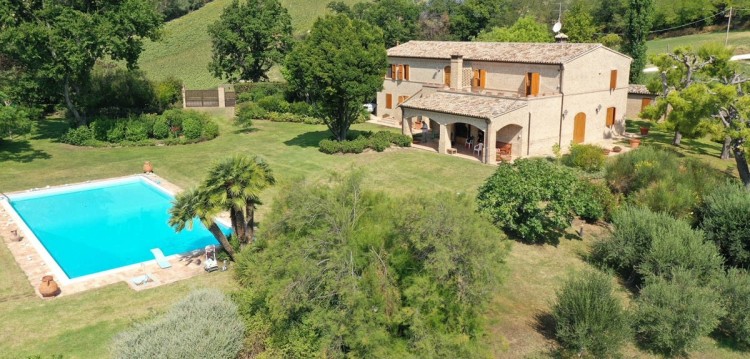 Autentický dům s bazénem blízko Jaderského pobřeží, Civitanova Marche