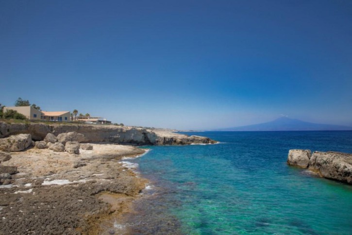 Luxusní vila přímo u moře s bazénem, Sicílie