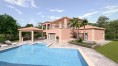 Moderní vila s bazénem nedaleko pláží i golfu na prodej, Portimão, Algarve