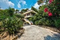 Výstavní vila s parkem v zeleni kousek od moře v Ligurii