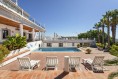 Okouzlující, prostorná vila s bazénem, výhledem na moře a hory na prodej, Loulé, Algarve