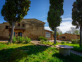 Kamenný toskánský dům s bazénem a dependance u Volterry