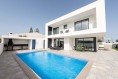Moderní vila s bazénem na prodej ve Vila do Bispo, Algarve