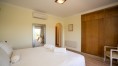 Elegantní řadová vila s bazénem v soukromém kondominiu na prodej, Vilamoura, Algarve