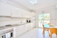 Elegantní řadová vila s bazénem v soukromém kondominiu na prodej, Vilamoura, Algarve