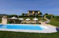Velká panoramatická vila s bazénem v Bellante