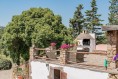 Malebná vila s jezerem v San Panteleo
