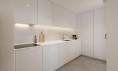 Nové apartmány 300m od pláže, s bazénem a posilovnou na prodej, Porto de Mos, Algarve