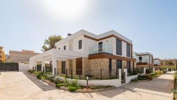 Nové luxusní vily a bungalovy na pobřeží, Cala Ratjada, Mallorca