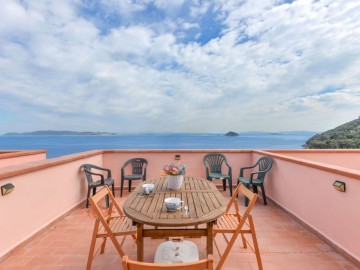 Krásný byt na prodej s výhledem na moře, Cavo, Elba