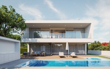 Moderní vila s bazénem nedaleko pláží na prodej, Lagos, Algarve