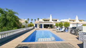 Krásná vila v klidné golfové lokalitě na prodej, Castro Marim, Algarve