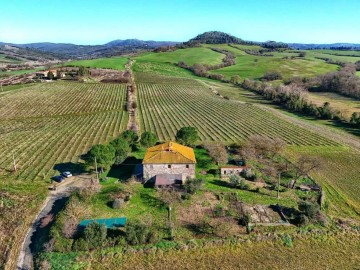 Kamenný statek k rekonstrukci na prodej, Montecatini Val di Cecina