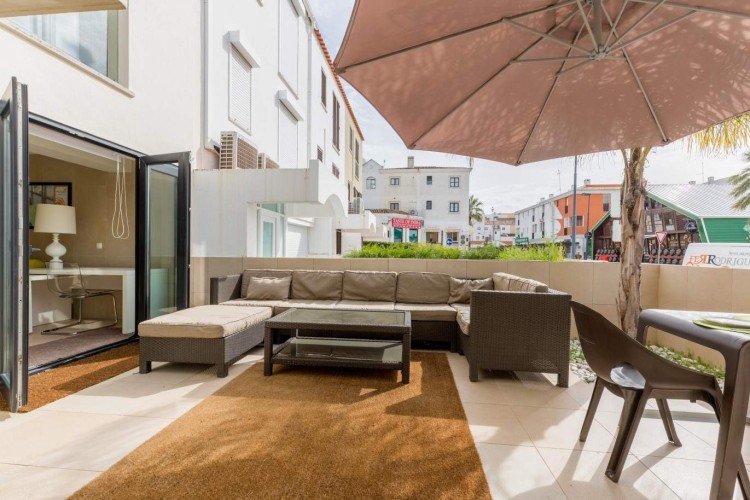 Řadová vila s bazénem a výhledem na přístav na prodej, Vilamoura, Algarve