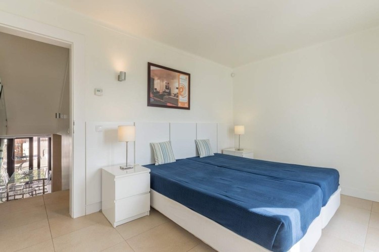 Řadová vila s bazénem a výhledem na přístav na prodej, Vilamoura, Algarve