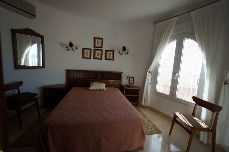 Krásná villa s výhledem na moře na prodej v Benisse