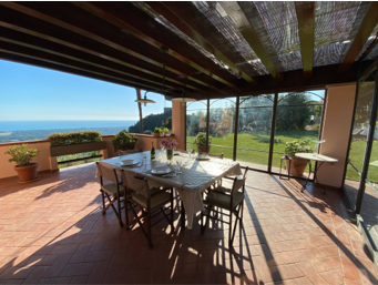 Krásná vila s výhledem na moře na prodej, Montignoso