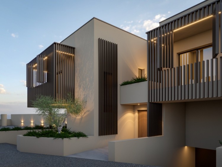 Luxusní, moderní vila s bazénem, zahradou a střešní terasou na prodej, Alvor, Algarve