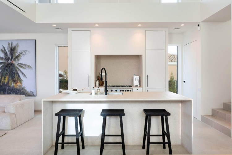 Fantastická moderní vila na prodej s bazénem a krásným výhledem, Santa Bárbara de Nexe, Algarve
