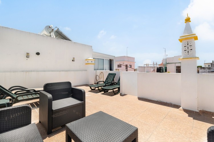Dům v centru malebné vesničky v pěší vzdálenosti od pláže na prodej, Alvor, Algarve
