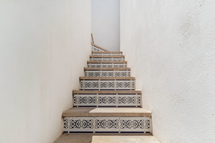 Dům v centru malebné vesničky v pěší vzdálenosti od pláže na prodej, Alvor, Algarve