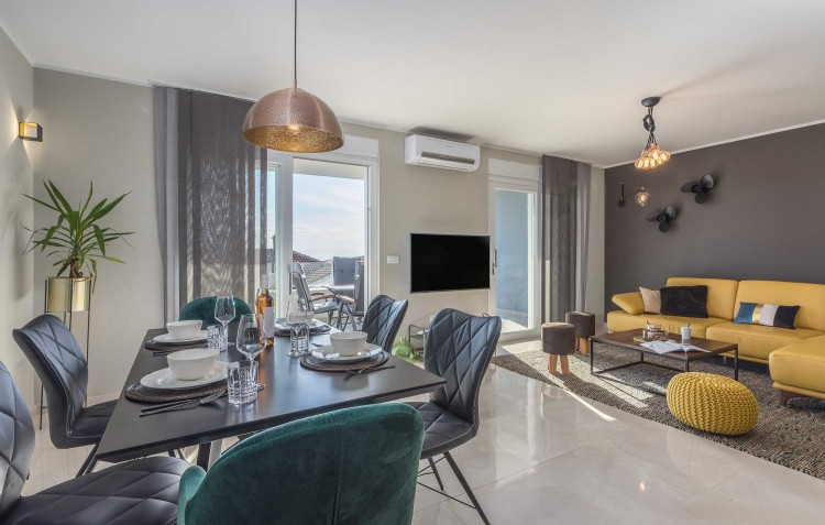 Exkluzivní penthouse s výhledem na moře a Novigrad