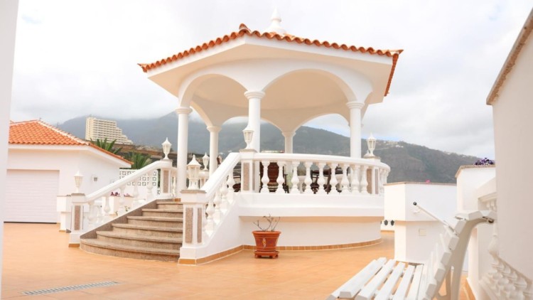 Luxusní vila na útesu na Tenerife