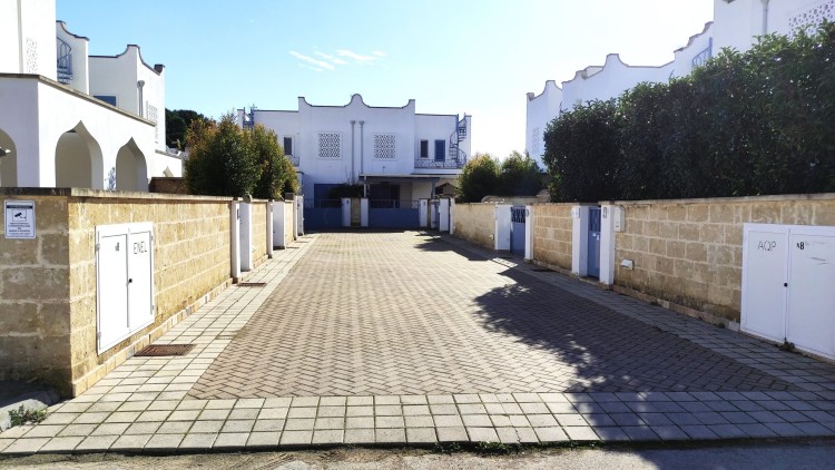 Vila s bazénem nedaleko pláží na prodej, Boncore