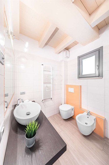 Exkluzivní apartmán na břehu jezera v Castelnuovo del Garda  na prodej