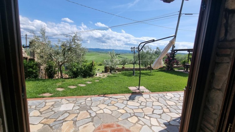 Venkovská usedlost s 5 byty a bazénem na prodej, Montecatini Val di Cecina