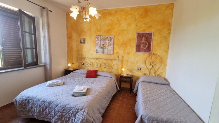 Venkovská usedlost s 5 byty a bazénem na prodej, Montecatini Val di Cecina