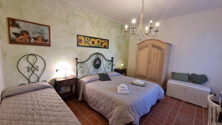 Venkovská usedlost s 5 byty a bazénem na prodej, Montecatini Val di Cecina