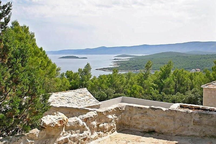 Kamenná vila s výhledem na moře, Hvar