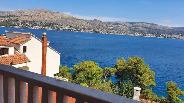 Krásný dům na prodej u moře, Trogir/Čiovo