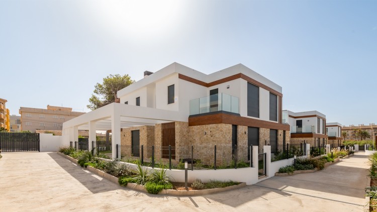 Nové luxusní vily a bungalovy na pobřeží, Cala Ratjada, Mallorca