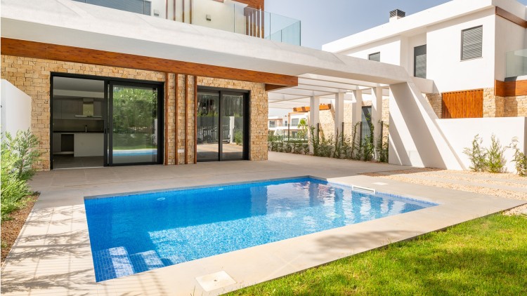Nové luxusní vily a bungalovy na pobřeží, Cala Ratjada, Mallorca