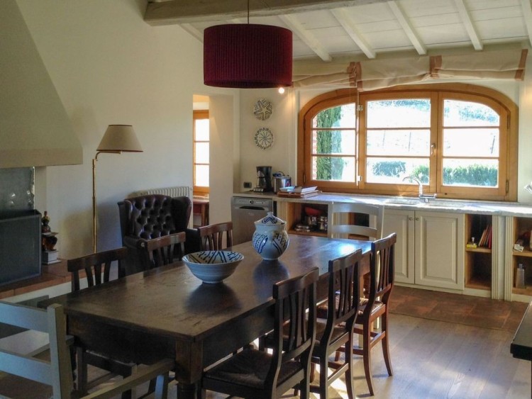 Půvabný statek s vinicemi a olivami na prodej, Montescudaio