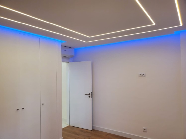 Moderní apartmán 50m od pláže s výhledem na moře na prodej, Algarve