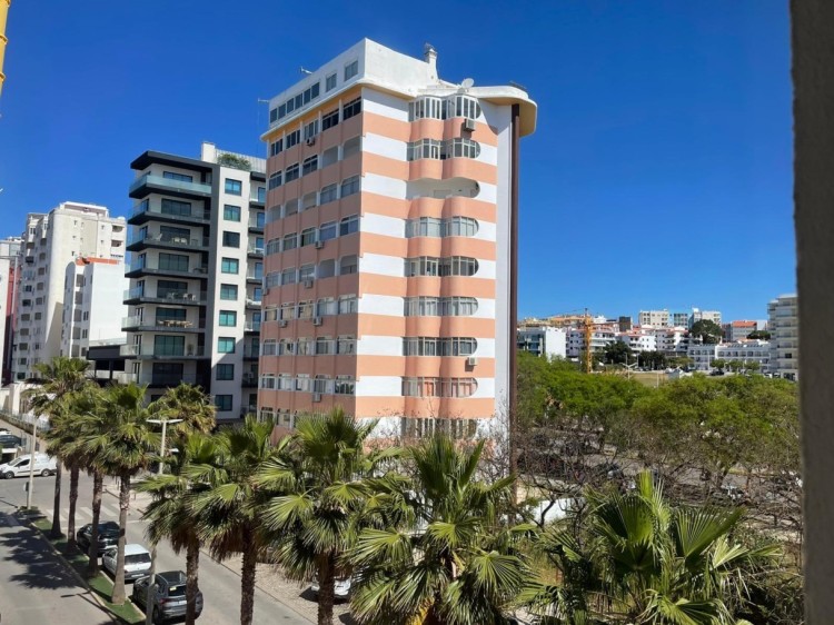 Moderní apartmán 50m od pláže s výhledem na moře na prodej, Algarve
