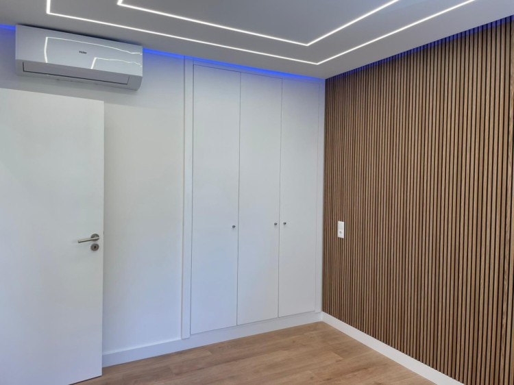 Moderní apartmán 50m od pláže s výhledem na moře na prodej, Algarve