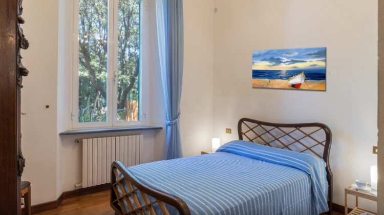 Šarmantní vila pár kroků od moře na prodej v Toskánsku