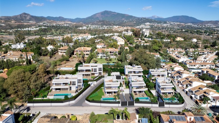 Nová luxusní vila s bazénem a zahradou na prodej, Costa del Sol