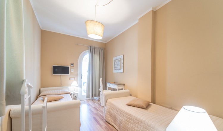 Exkluzivní vila s bazénem a lázněmi v Olbia