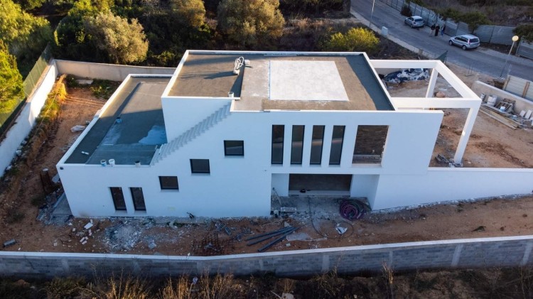 Luxusní vila s bazénem a výhledem na moře na prodej, Carvoeiro, Algarve