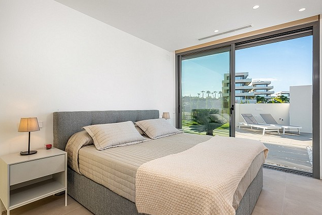Luxusní vila u golfu na Costa Blanca na prodej