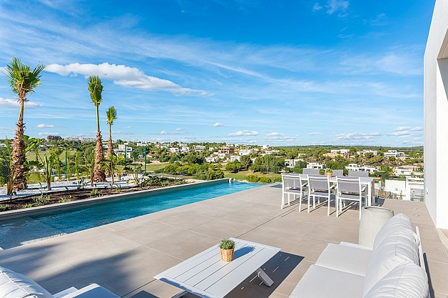 Luxusní vila u golfu na Costa Blanca na prodej