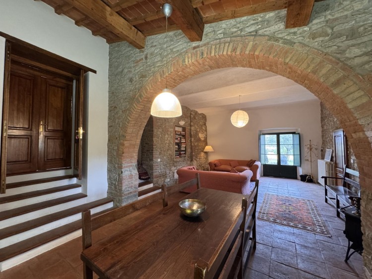 Historická usedlost na prodej s výhledem, Cortona