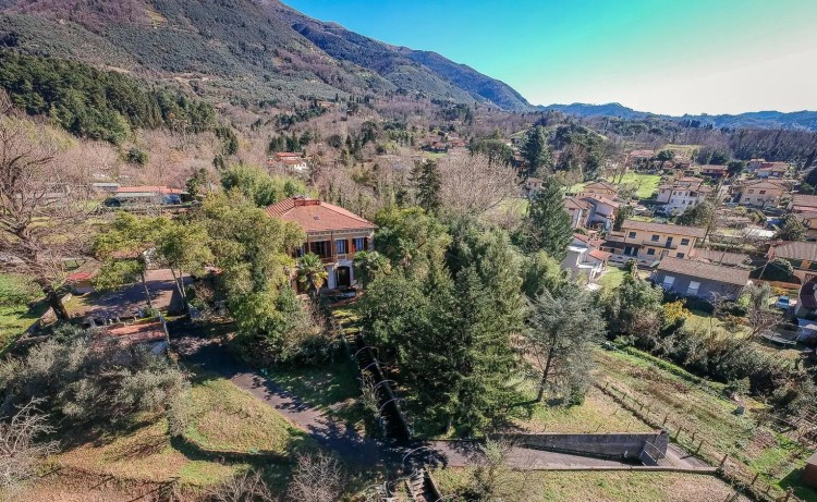 Luxusní historická vila na prodej v Camaiore