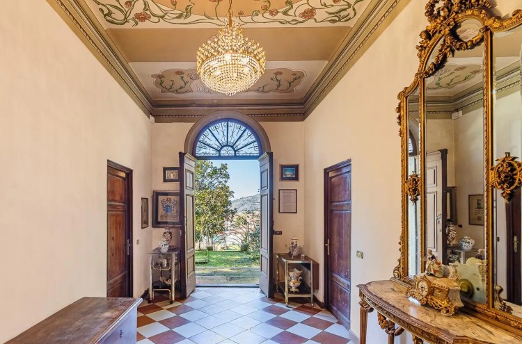Luxusní historická vila na prodej v Camaiore