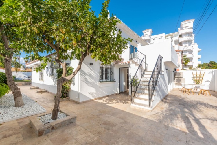 Krásná vila na prodej v Nueva Andalucia, Estepona